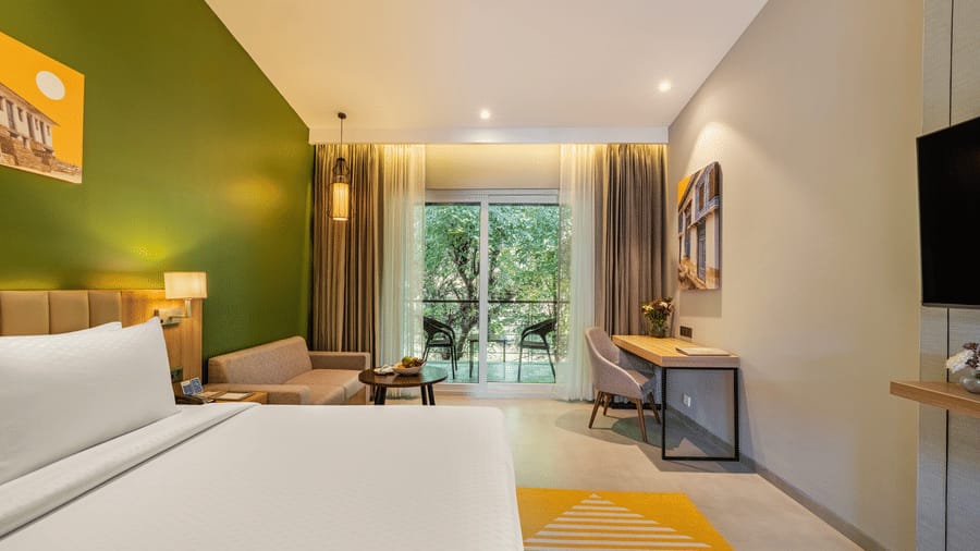 Deluxe King Room with Balcony - View 2